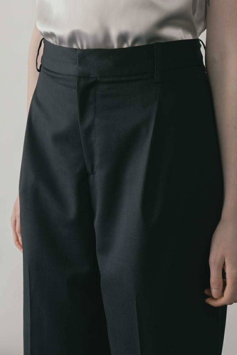TUCK WIDE PANTS[ブラック] | CINOH